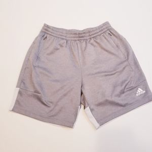 Adidas Men athletic shorts with zip pockets | M